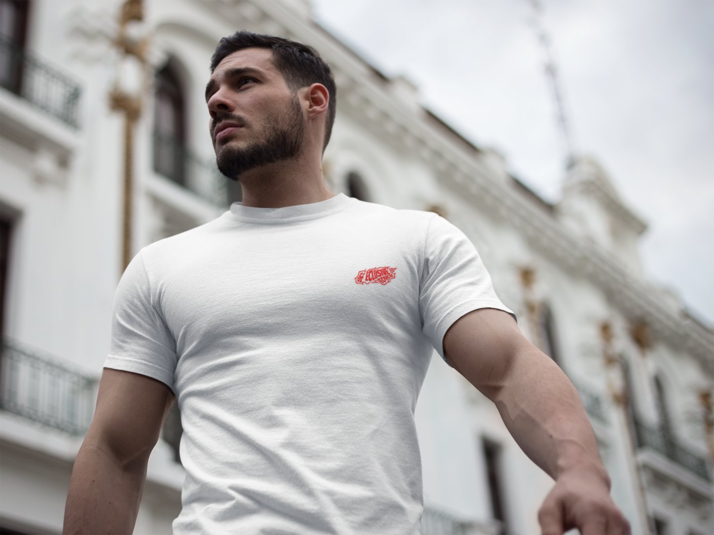 Camiseta unisex informal teñida: perfecta para el día a día.